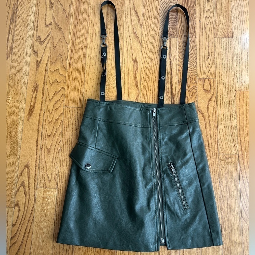SEEK The Label Suspenders Green Faux Leather Skirt XS NWT Skater Goth Grunge